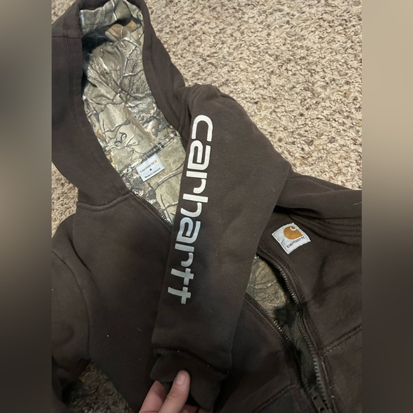 Size 6 boy carheart jacket - Picture 2 of 3